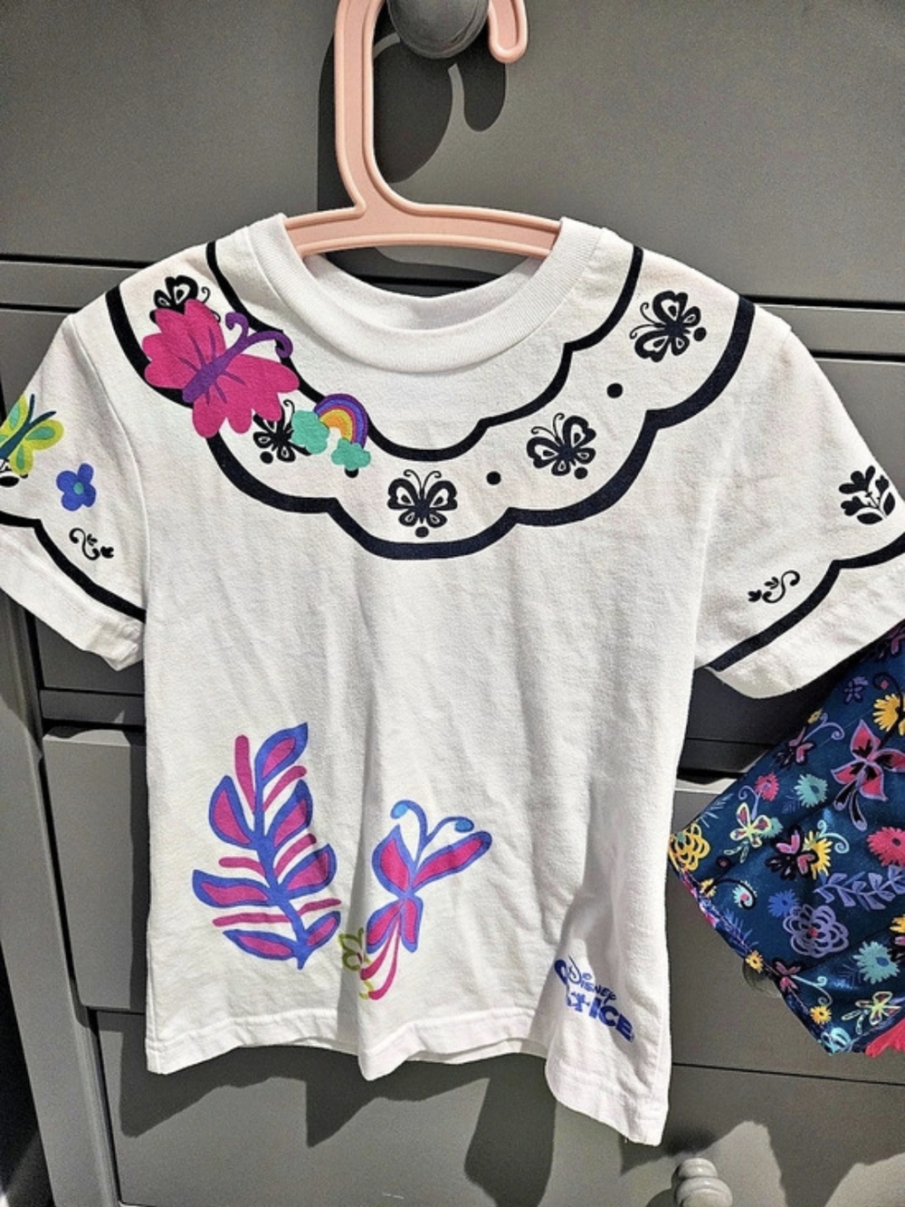 Disney Once Upon a Time Girls Floral Tee & Skirr Set Like New